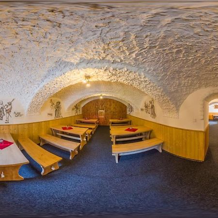 Apartmany-Zamecka Restaurace Jindrichovice Dış mekan fotoğraf