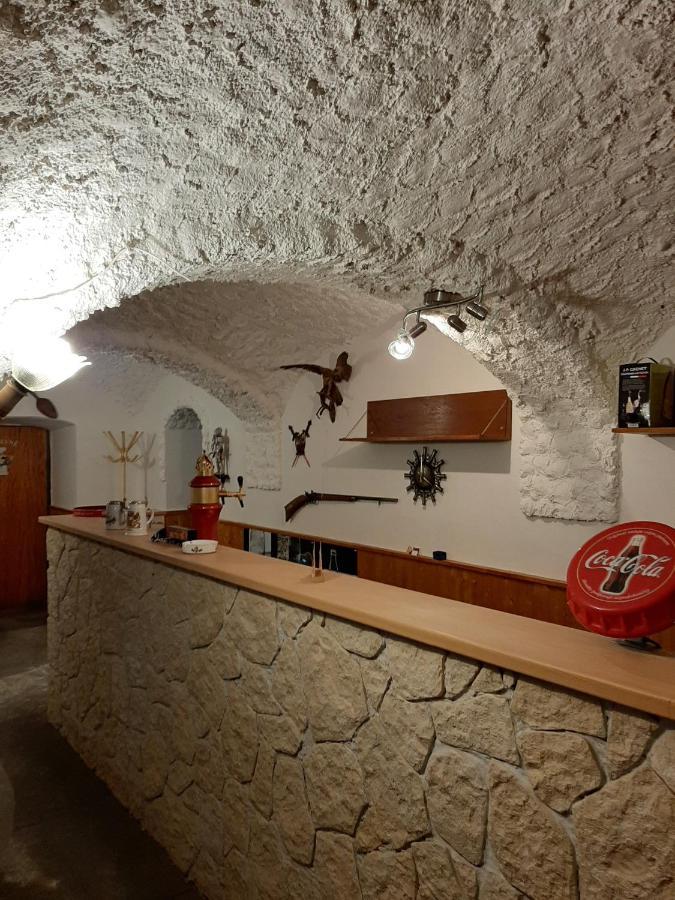 Apartmany-Zamecka Restaurace Jindrichovice Dış mekan fotoğraf
